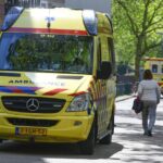 Zeven gewonden nadat Nederlandse voetballers uit open bus vallen tijdens kampioenenviering.