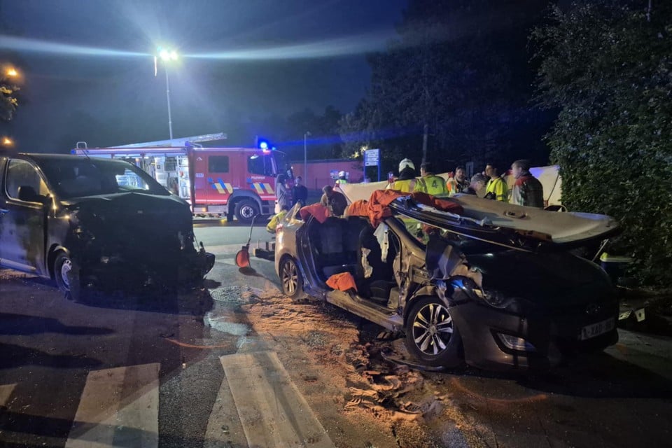 Bij het ongeval waren twee wagens betrokken.