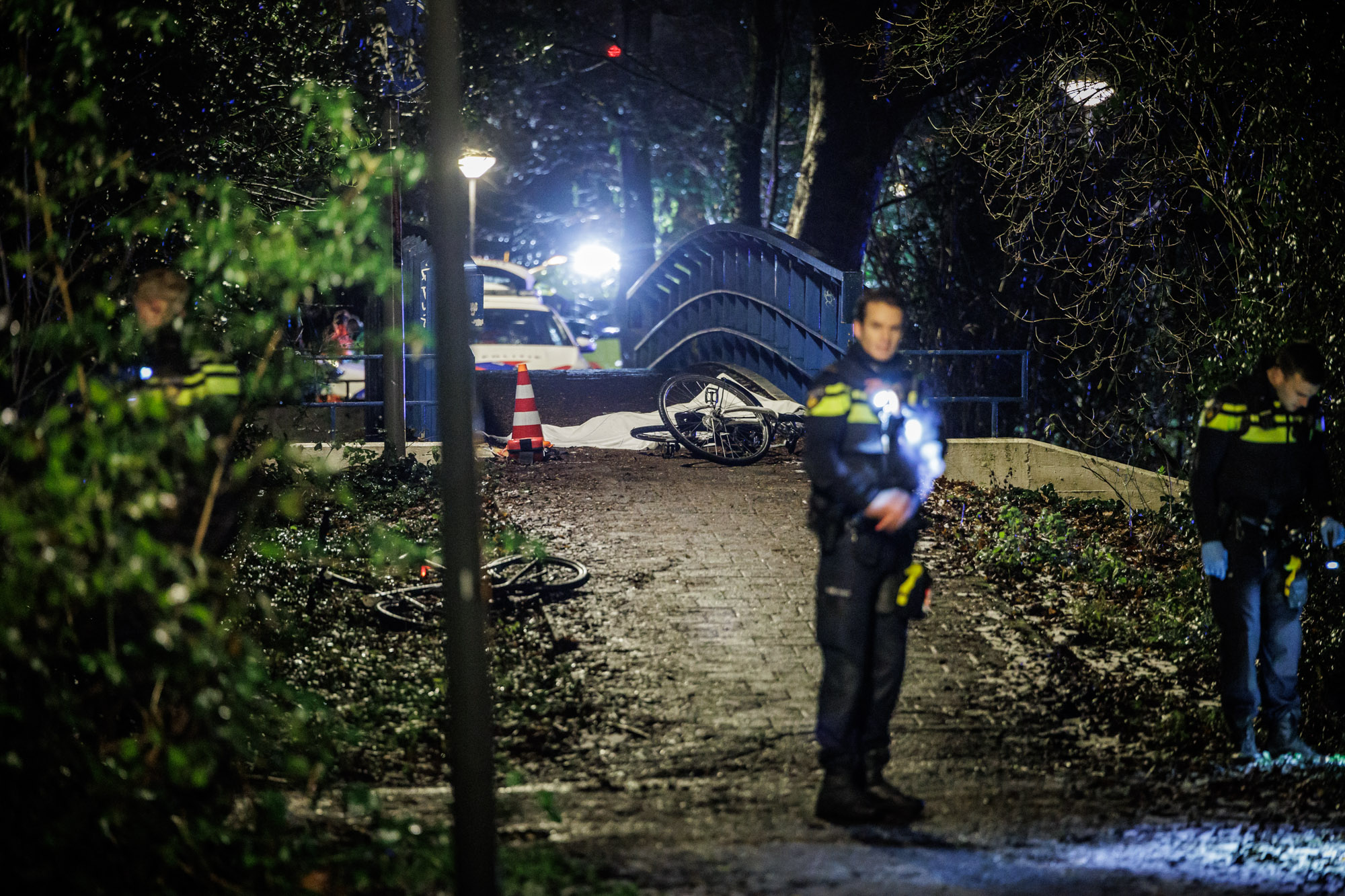 25-jarige Amsterdammer aangehouden voor doden van twee Syrische tieners