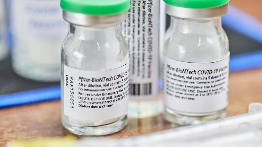 Rechtszaak mag doorgaan: AstraZeneca en Pfizer beschuldigd van het financieren van terrorisme in Irak.