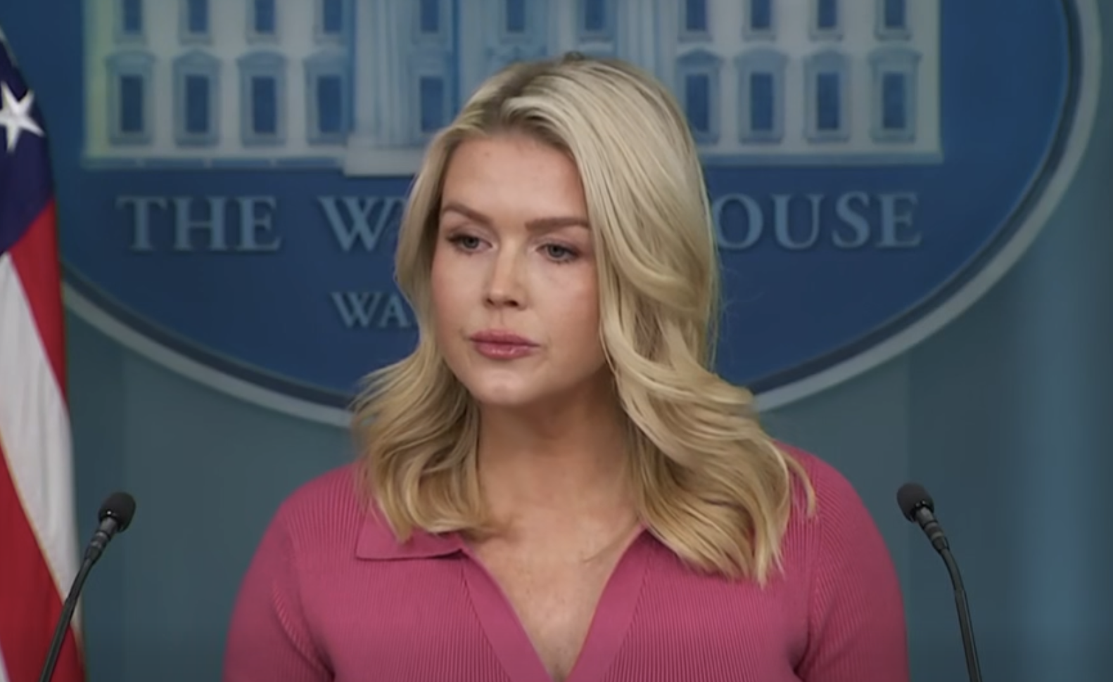 BEKIJK: Leavitt neemt de Woke Super Bowl en Bad Bunny op de hak