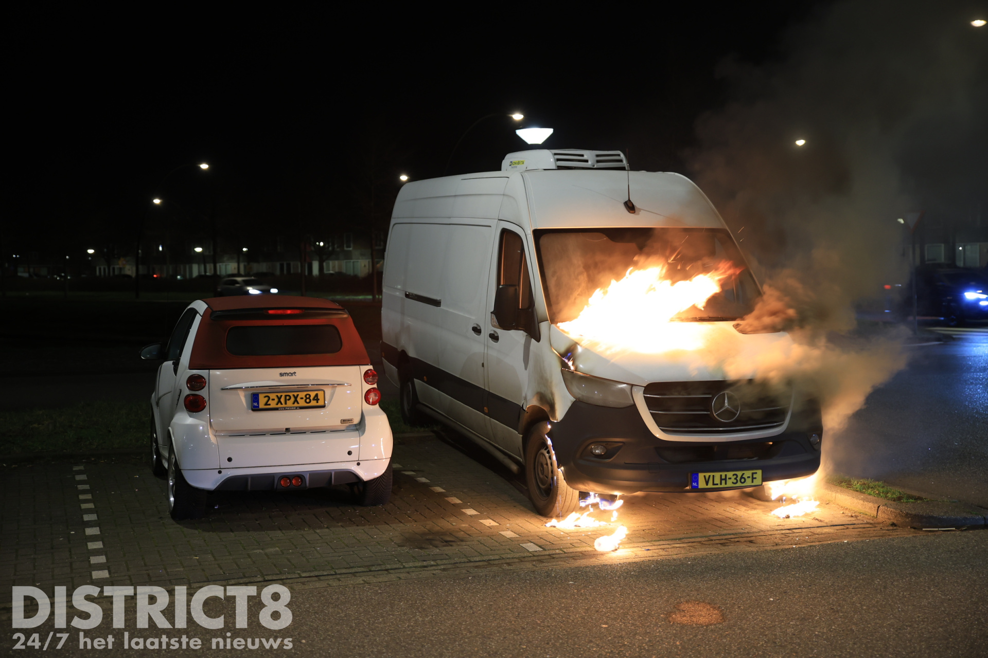 Bestelbus in brand gestoken Sylvain Poonsstraat Den Haag