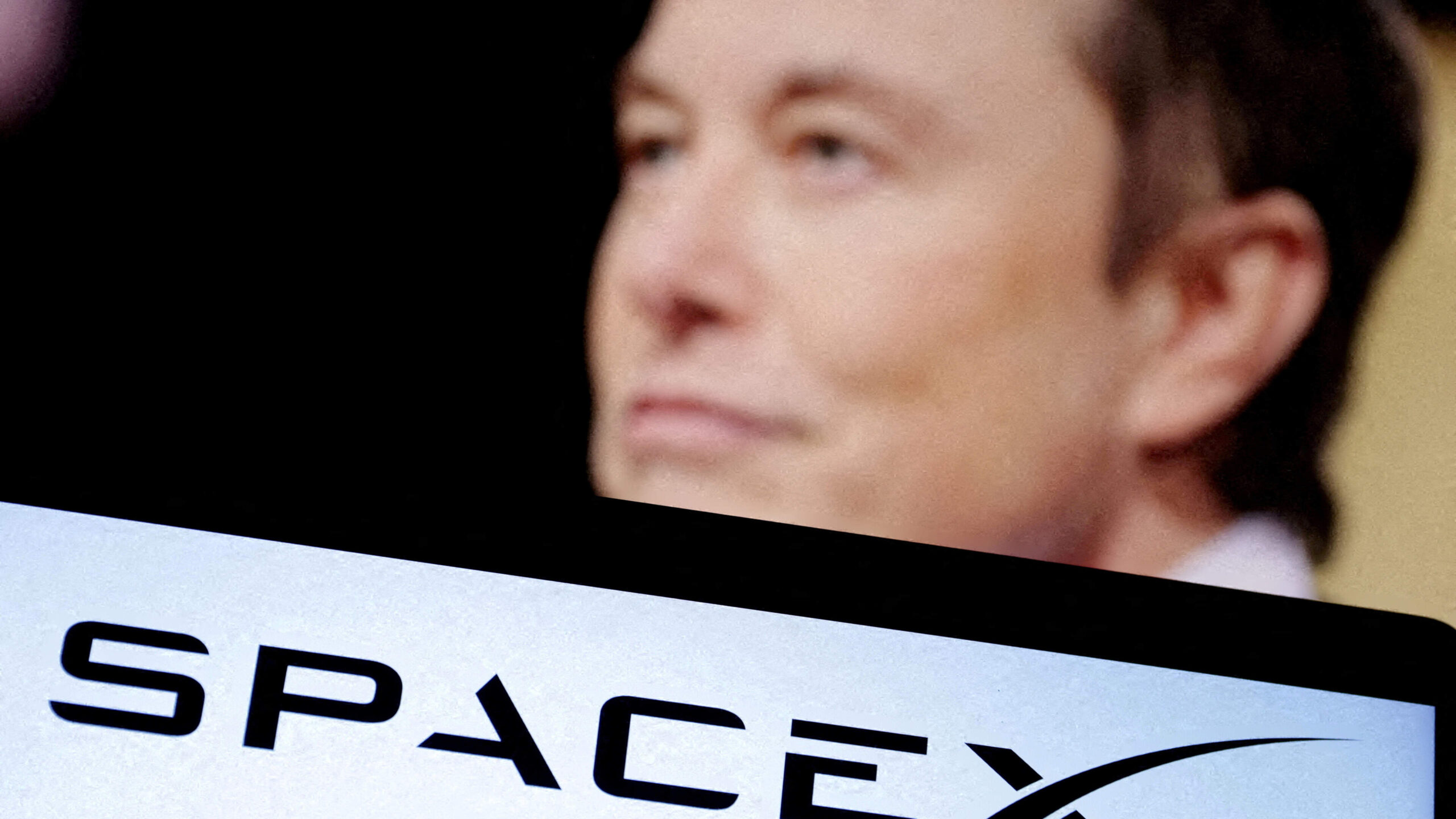 Elon Musks SpaceX neemt zijn AI-start-up xAI over: “AI in de ruimte is enige manier”.