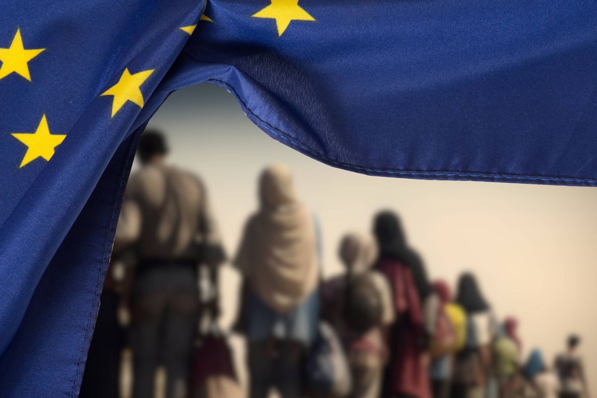 EU-masker valt: Commissie wil sluizen openzetten voor massale arbeidsmigratie van buiten Europa.