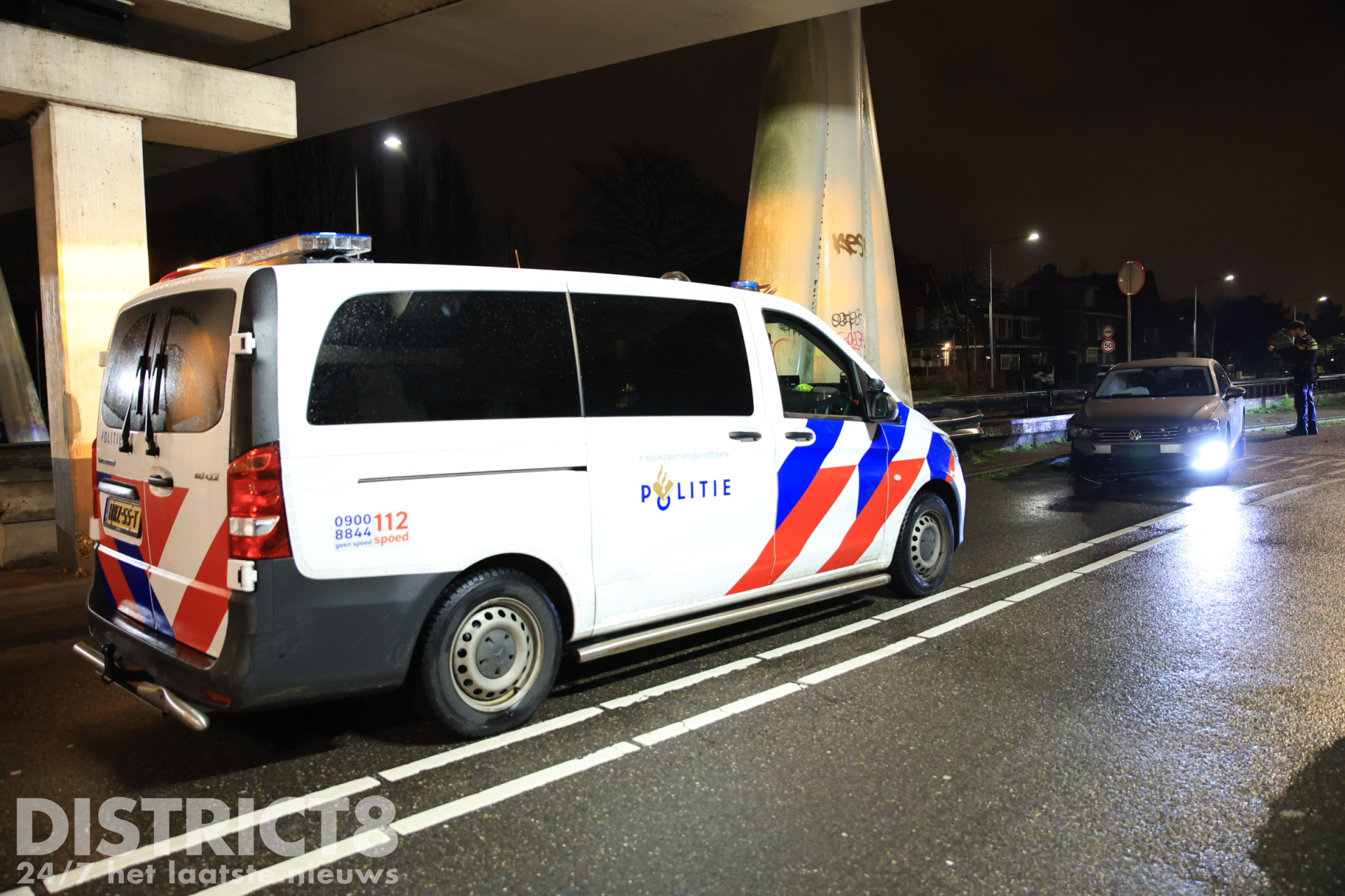 Gestolen auto met gestolen kentekenplaten crasht: bestuurder op de vlucht Delfgauwseweg Delft