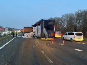 Grote verkeerschaos op A1 na meerdere ongevallen met vrachtwagens