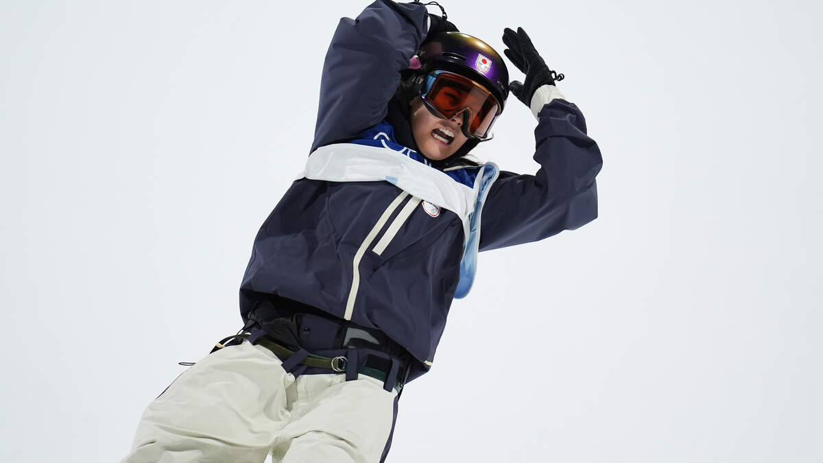 Japanse Kokomo Murase snoept met laatste sprong het goud nog af van Sadowski-Synnott in Big Air-finale.
