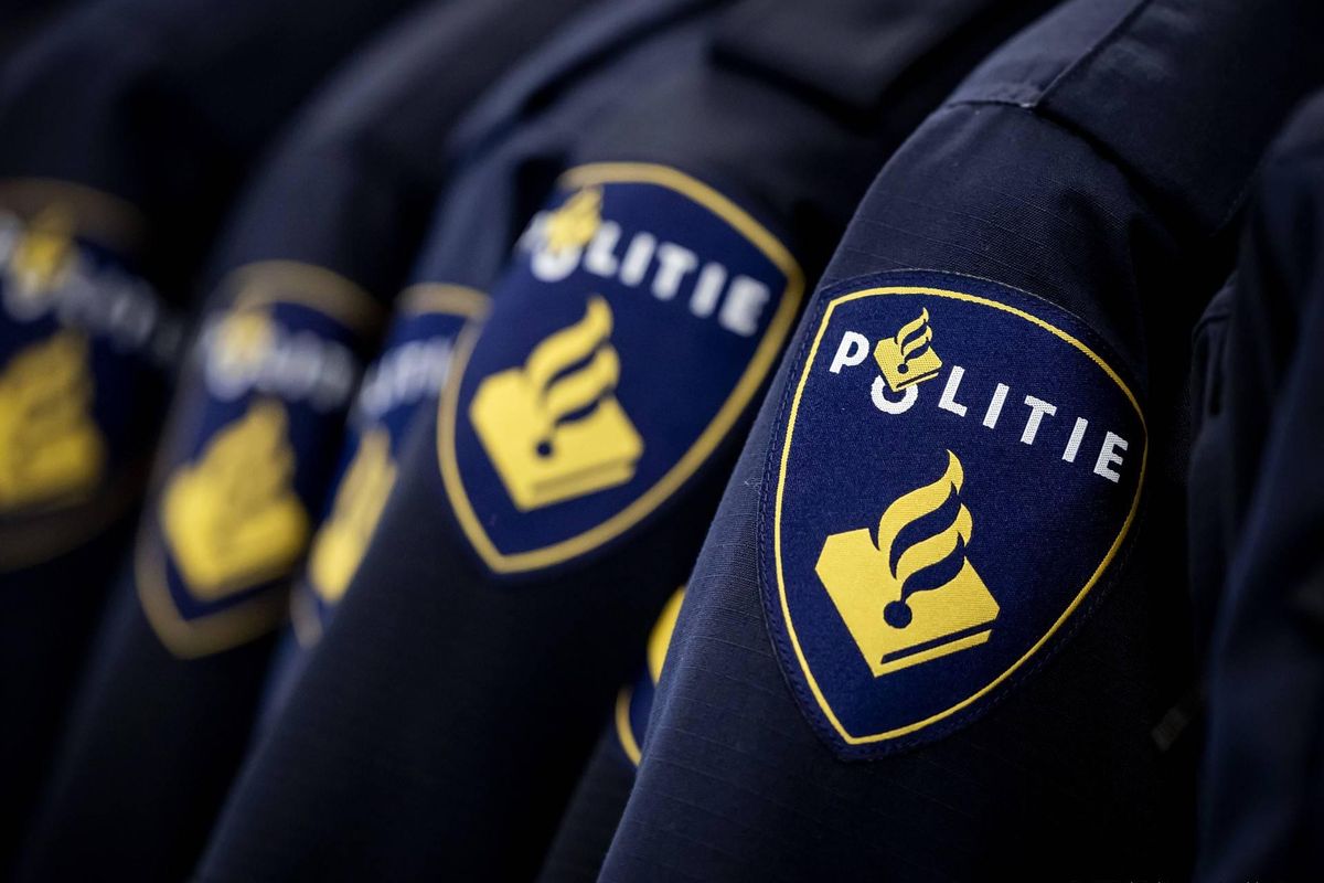 ME grijpt in bij protest tegen komst azc in Bleskensgraaf.