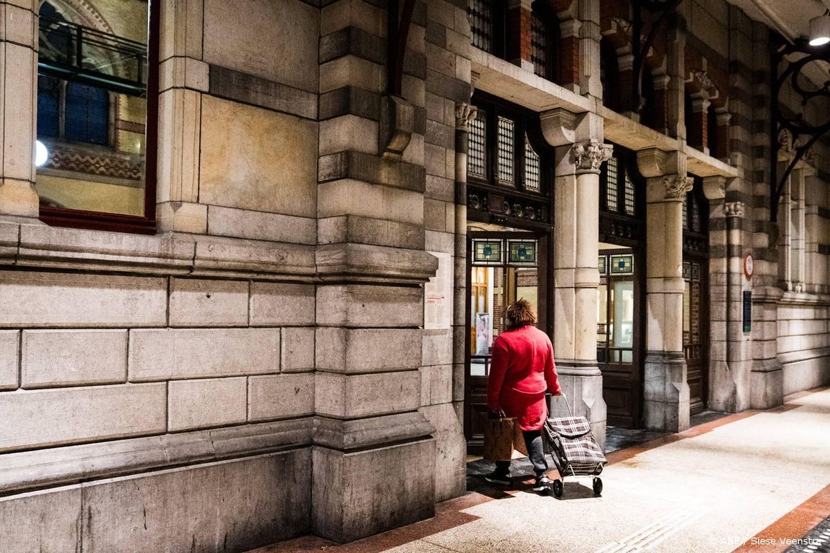 Nog geen treinen in Groningen door verlenging code rood.