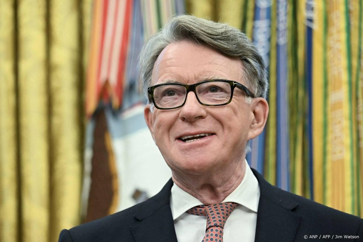 Spoedonderzoek naar banden Britse ex-bewindsman met Epstein.