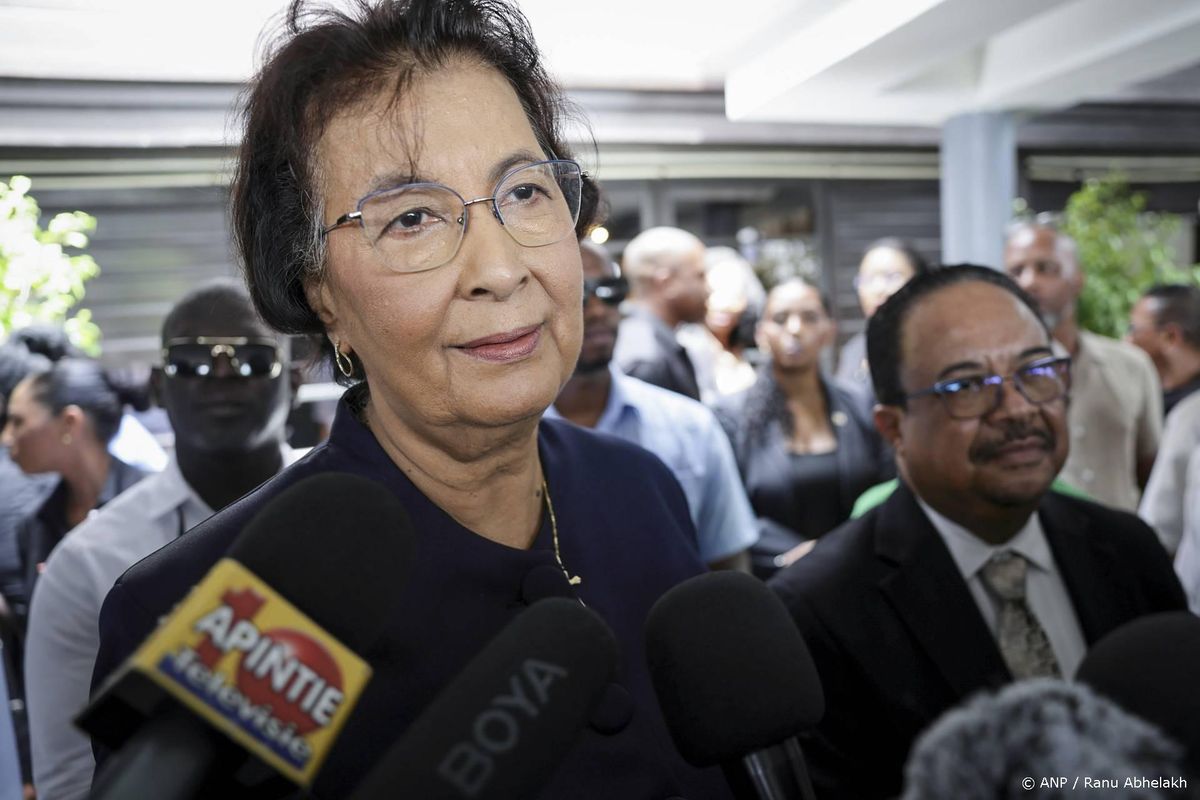 Suriname waarschuwt voor deepfakes van president Simons.