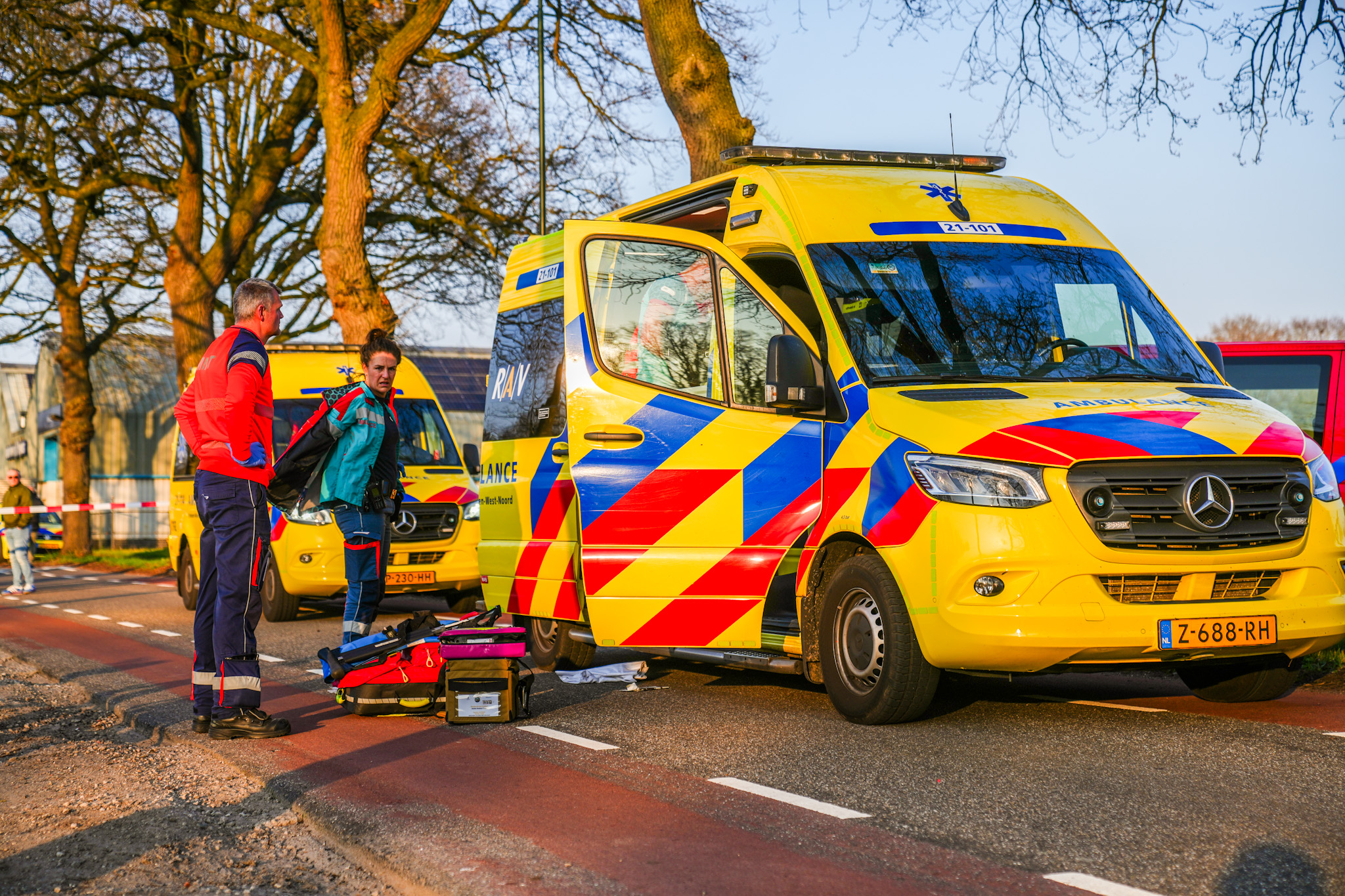 Auto vliegt in brand na ernstig ongeval