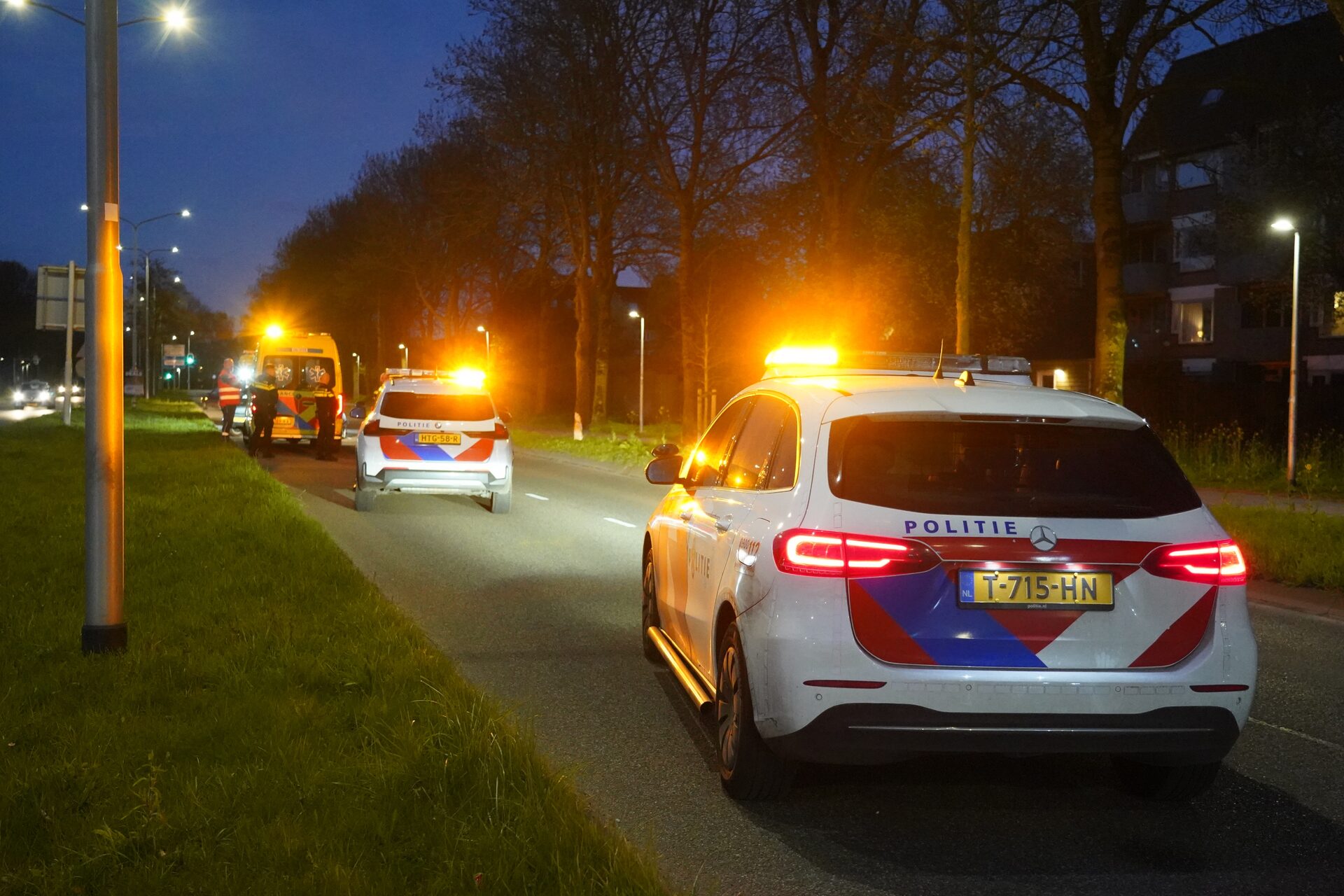Automobiliste onder invloed slaat over de kop en raakt gewond