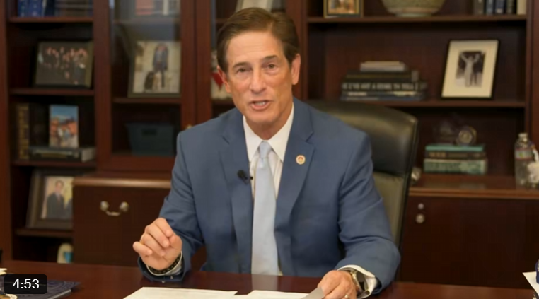 BEKIJK: Meer fraude in blauwe staat ontmaskerd als $22 miljoen witwasschema in Los Angeles School District ontmaskerd