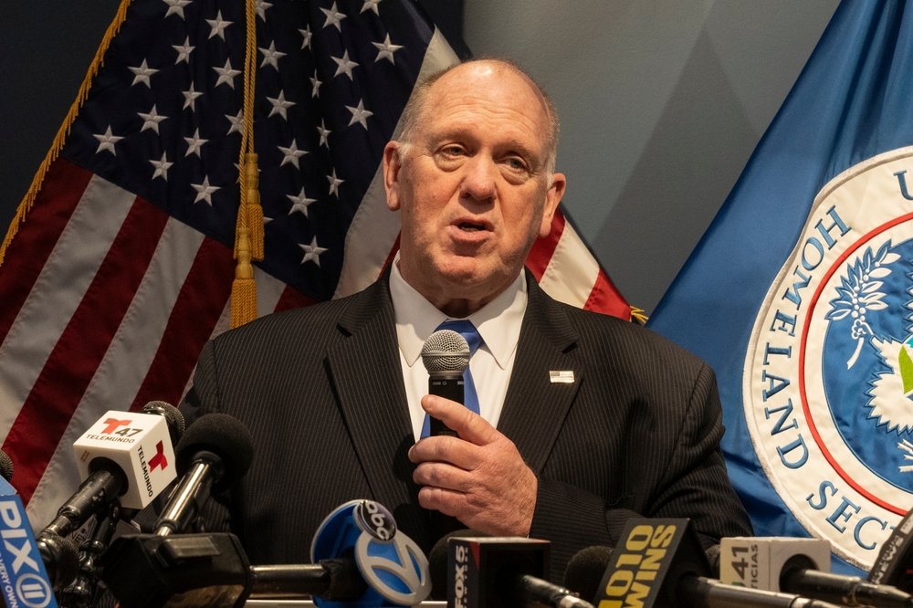 Bekijk: Tom Homan onthult Trump's masterplan om ICE in te zetten op luchthavens om Schumer te verslaan door TSA te helpen en illegalen aan te pakken.