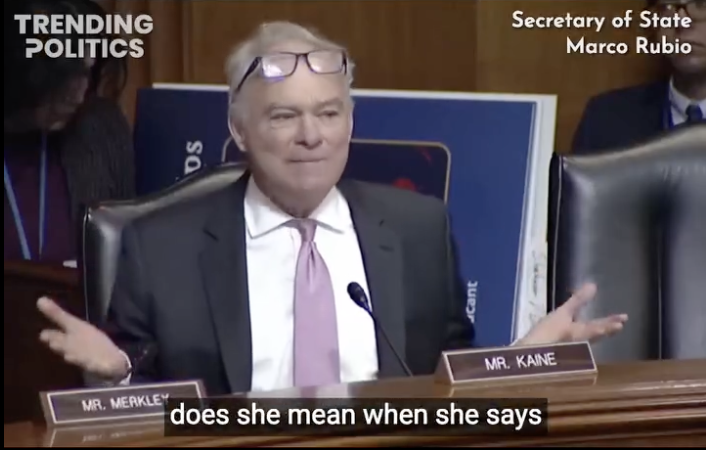 BEKIJK: Wakkere senator probeert president Trump aan te vallen tijdens hoorzitting, eindigt volledig vernederd.