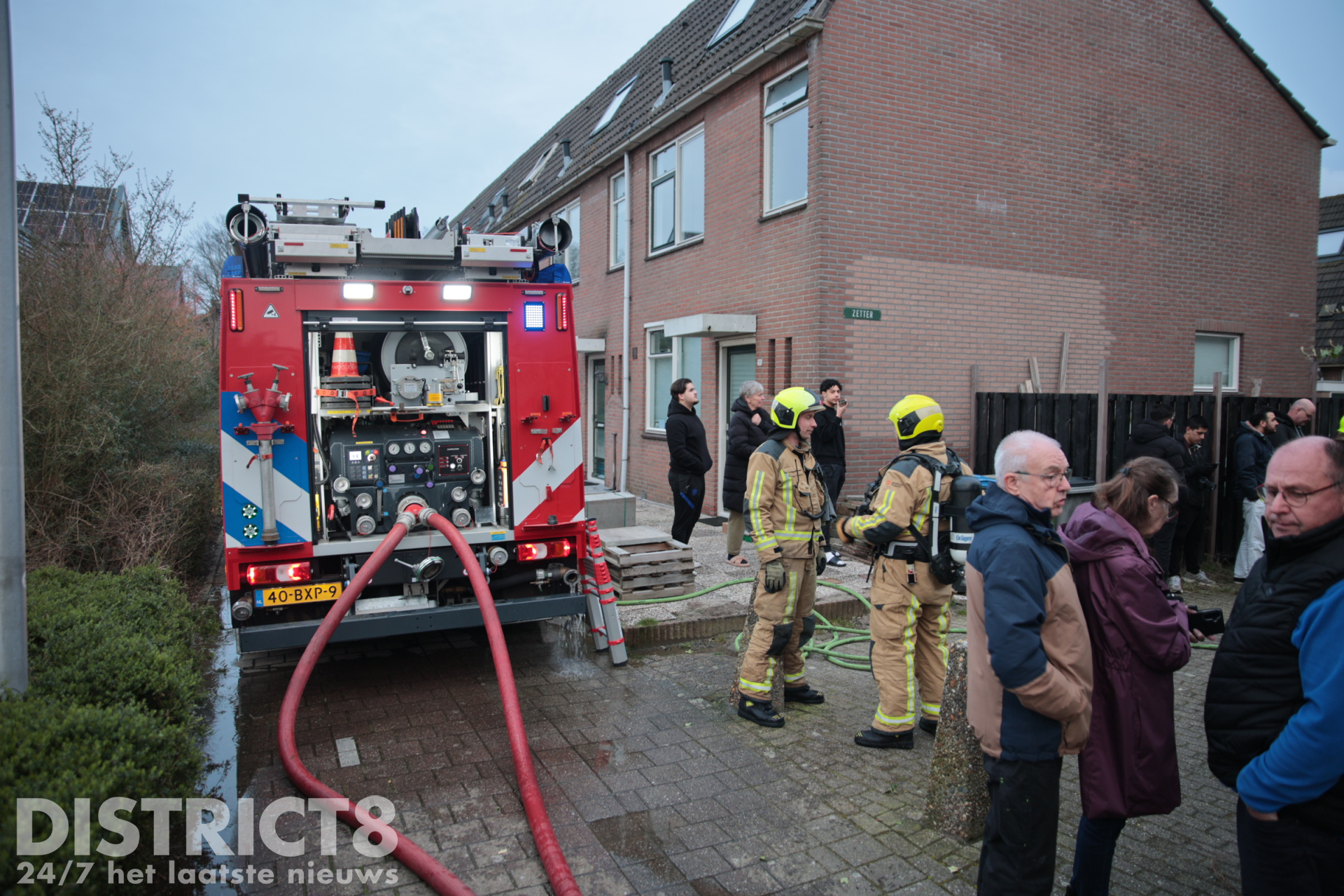 Bewoner gewond na brand op zolder van woning Zetter Maasland