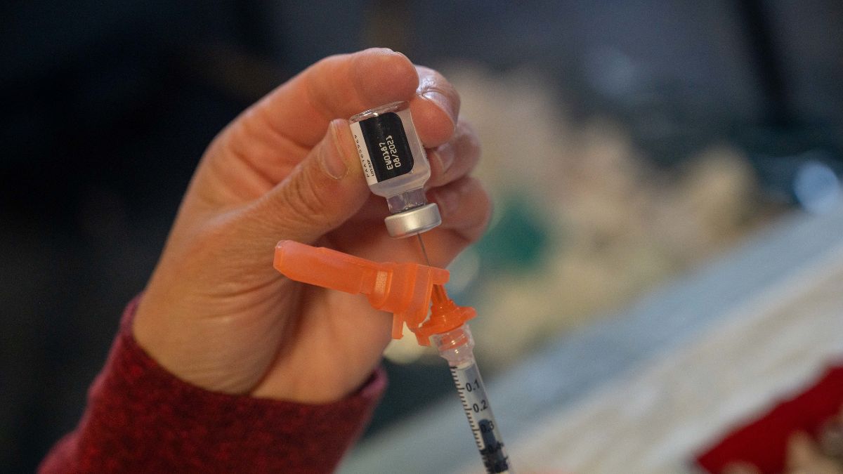 Data-analist ontdekt schokkende veranderingen in vaccinmeldingen: ernstige klachten worden afgezwakt, meldingen verdwijnen.