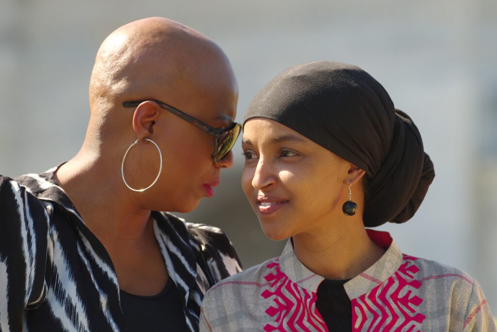 Democratische strateeg dringt erop aan dat Ilhan Omar de Democratische Partij verlaat