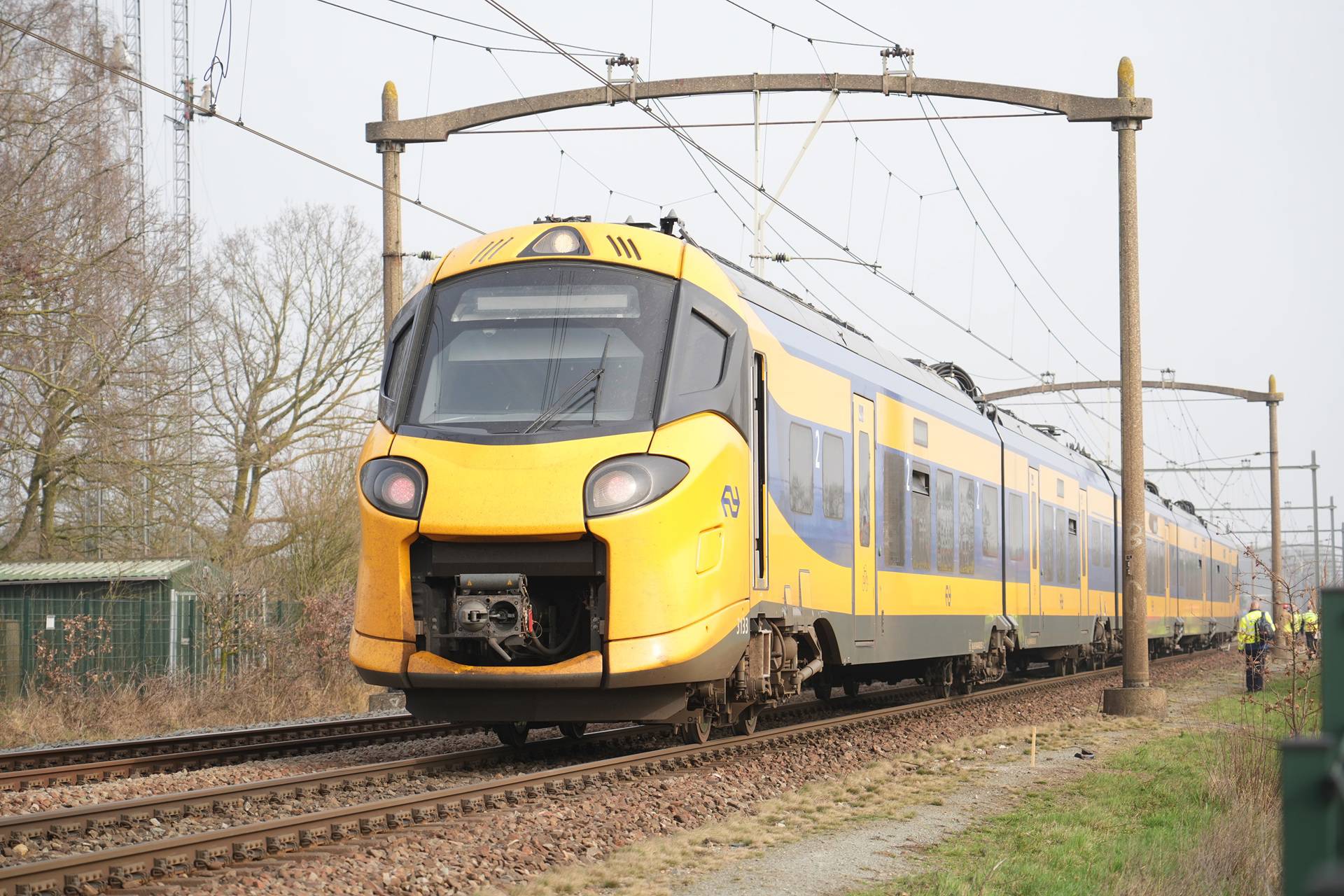 Fiets voor de trein gegooid, vierhonderd passagiers gestrand