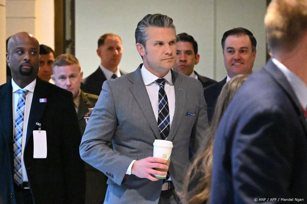 Hegseth: we zijn pas net begonnen in Iran, zullen nu doorstoten.