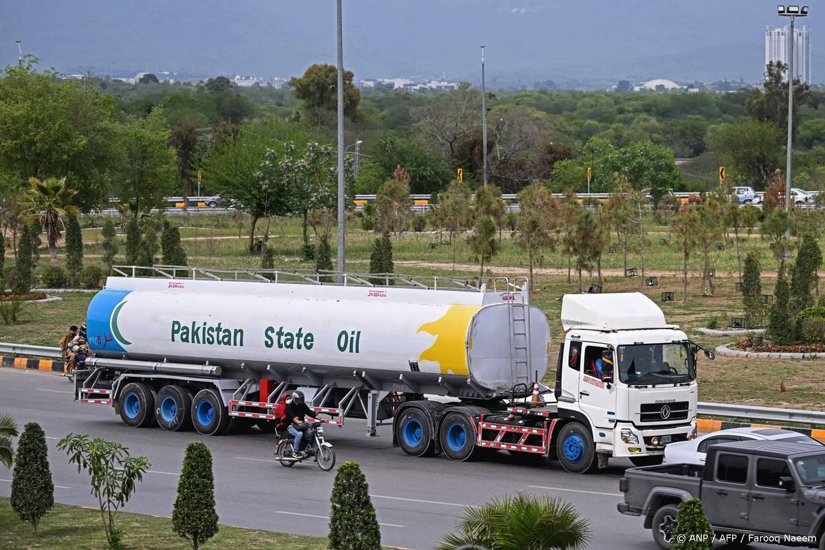 Iran laat 20 Pakistaanse schepen door Straat van Hormuz.