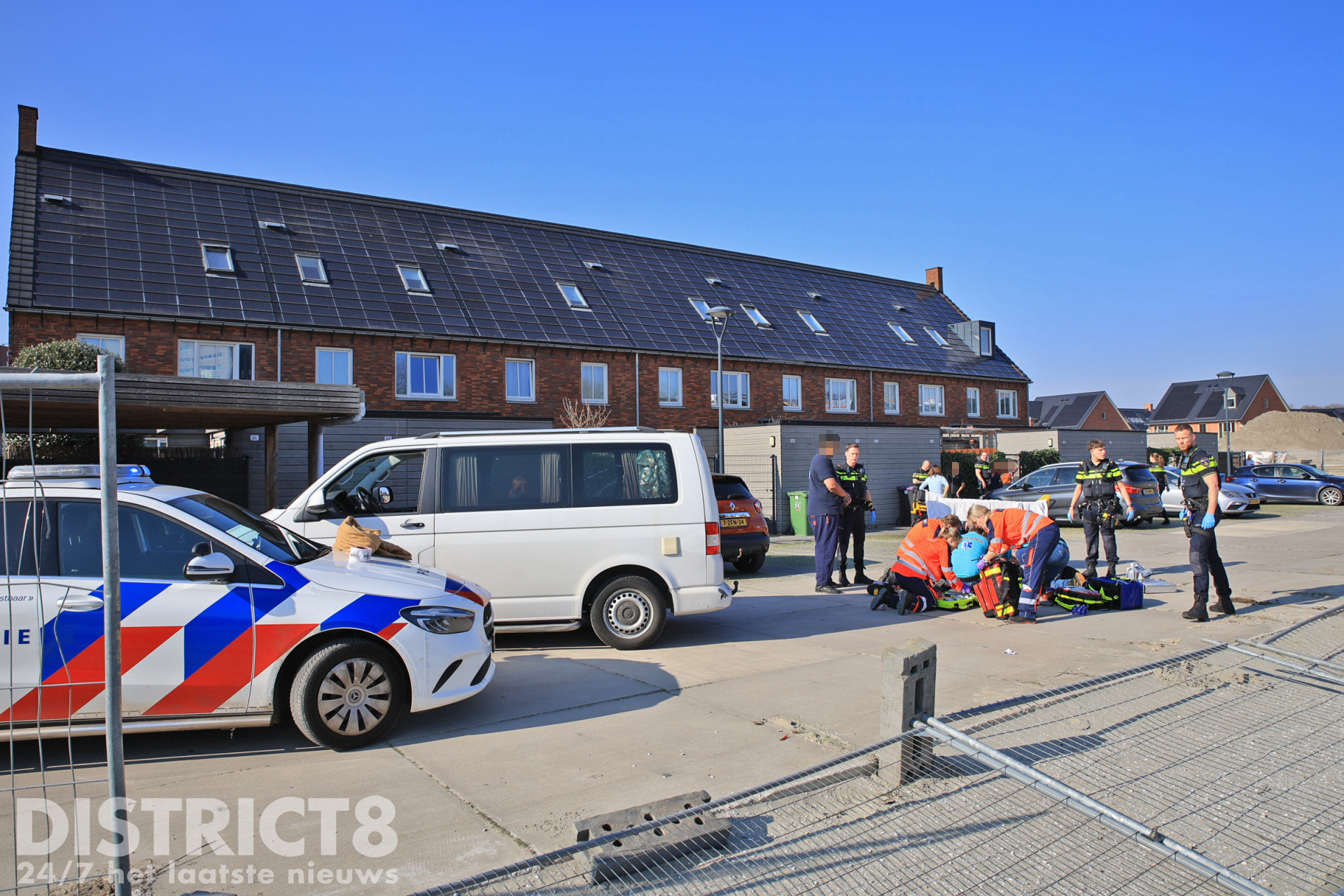 Jong kindje overleden na ongeval met busje Van der Leeplaats Delft