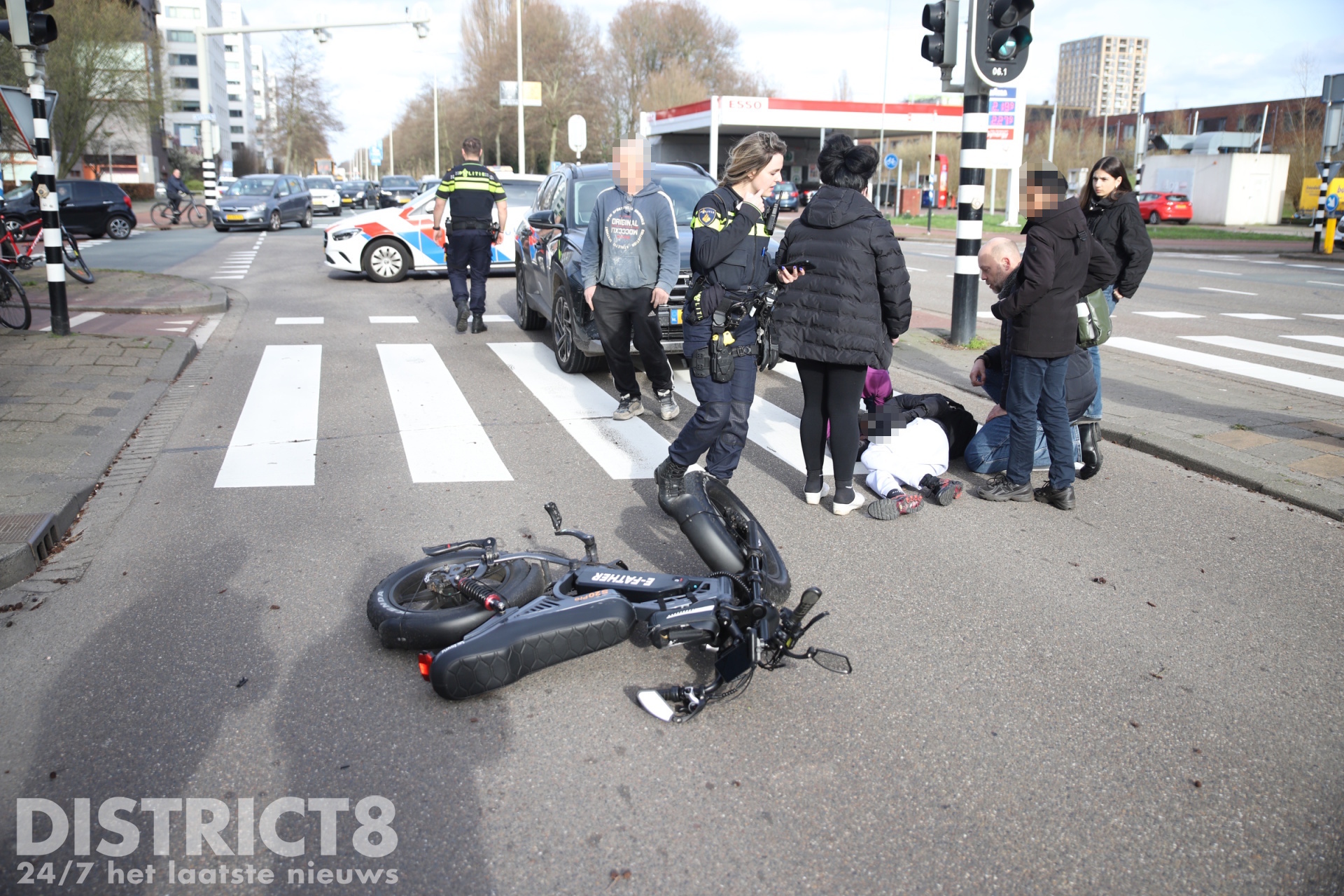 Jongen op fatbike gewond na aanrijding met auto Erasmusweg Den Haag