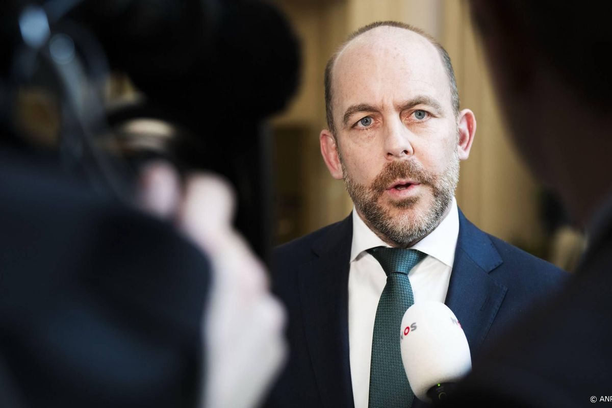 Minister: andere gemeenten nodig voor oplossing Hardenberg.