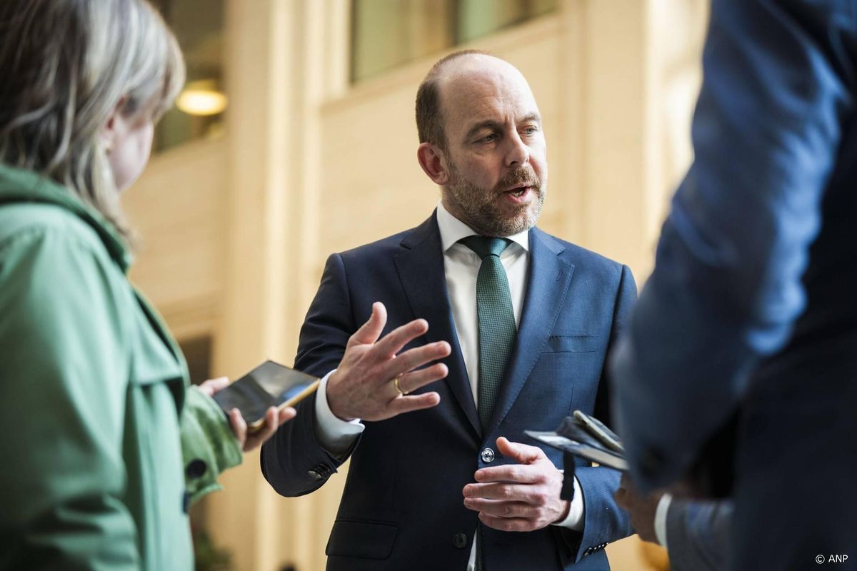 Minister belooft alleen bij uitzondering asielkind op te sluiten.