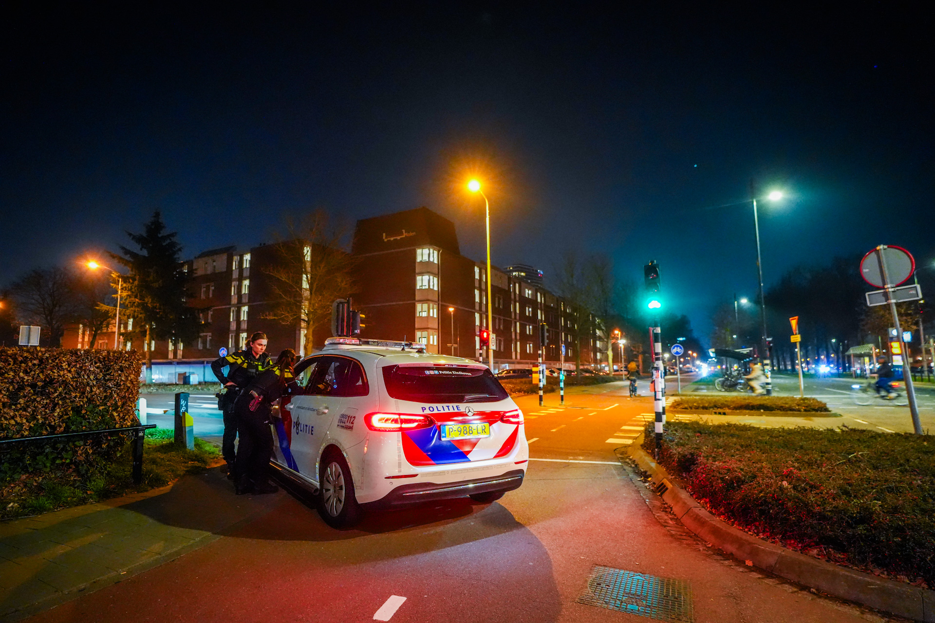 Omstanders zien man tegen zijn wil in auto geduwd en meegenomen