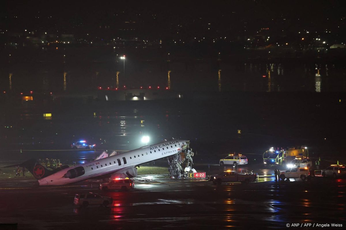 Piloten overleden na botsing op LaGuardia-luchthaven New York.