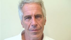 Ronald Bernard schrok toen hij ontdekte dat zijn naam in de Epstein-files voorkomt: ‘Ik dacht: houdt het dan nooit op?’.