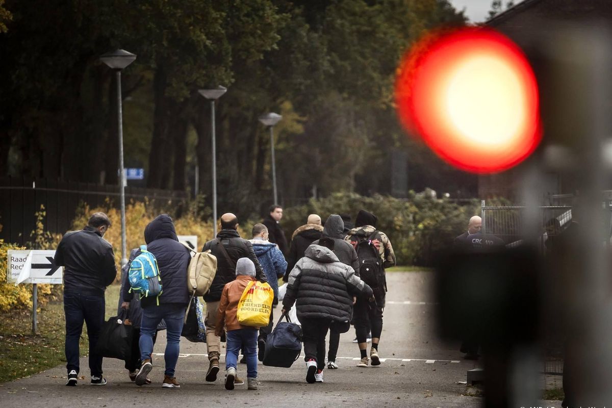 Wethouder Hardenberg: COA heeft twee weken om locaties te sluiten.