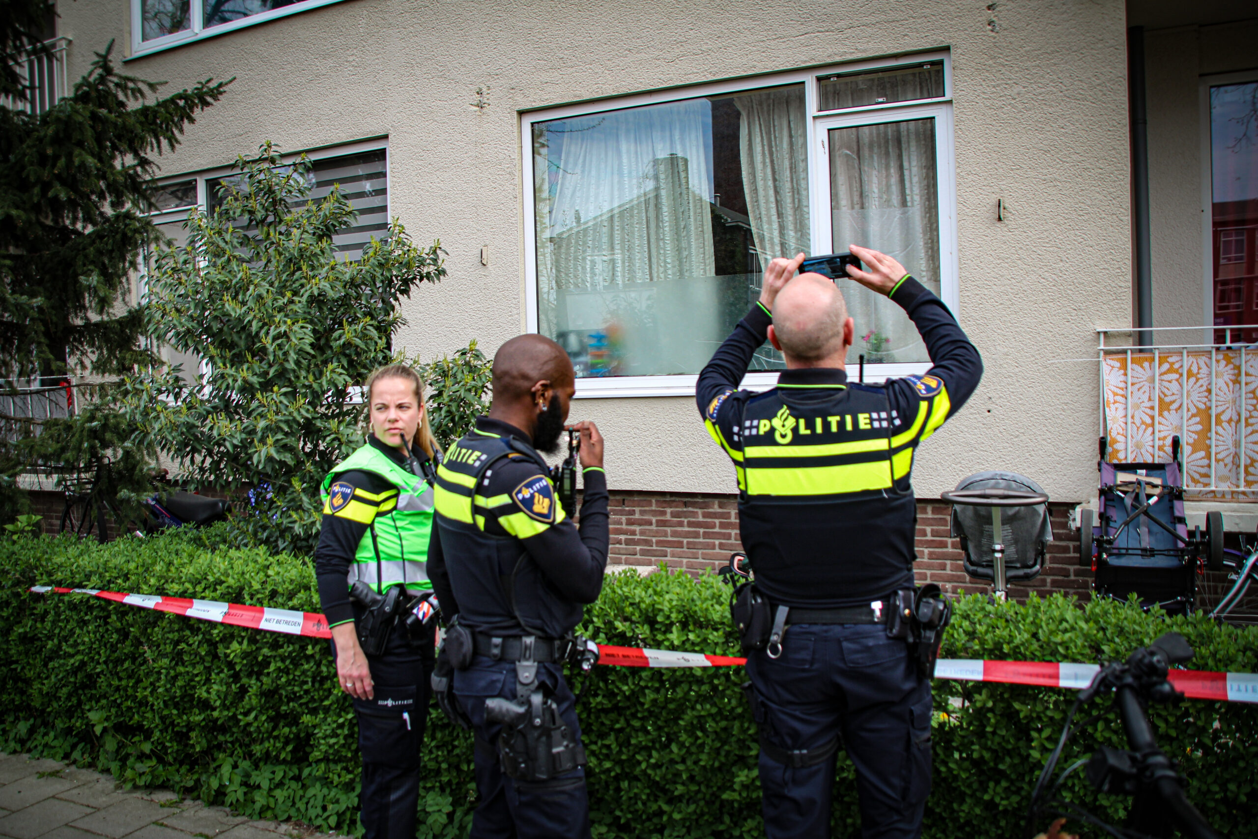 2-jarig kind uit woning op derde verdieping gevallen