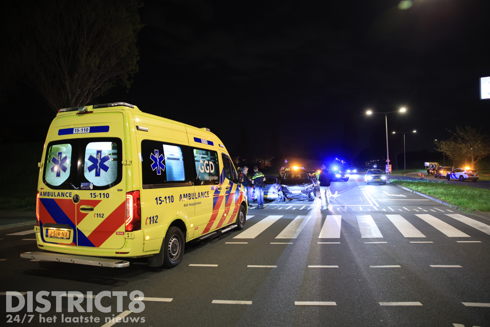 Aanhouding, gewonden en forse schade na twee verkeersongevallen Zoetermeerse Rijweg Den Haag