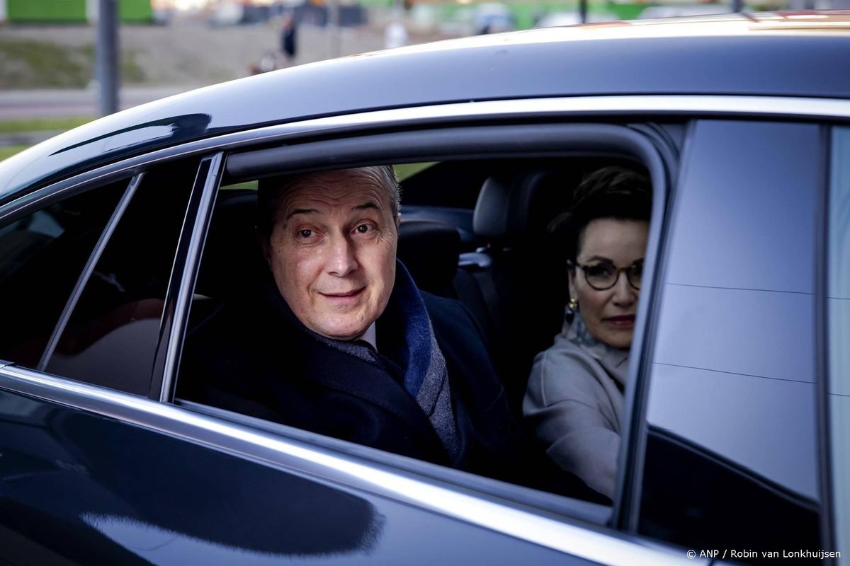 Advocatenkantoor Knoops moet bijna ton terugbetalen aan ex-cliënt.