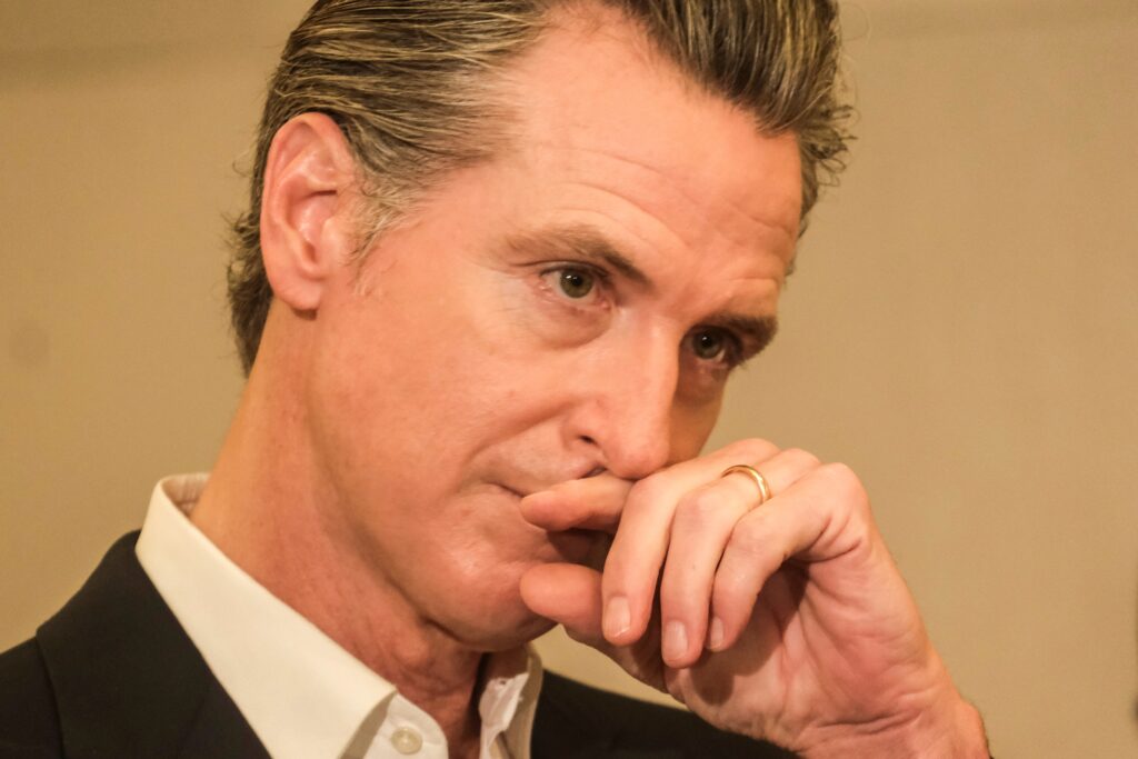 BEKIJK: Jesse Watters lacht Gavin Newsom hilarisch uit met "Eerste Vrouwelijke President" grap