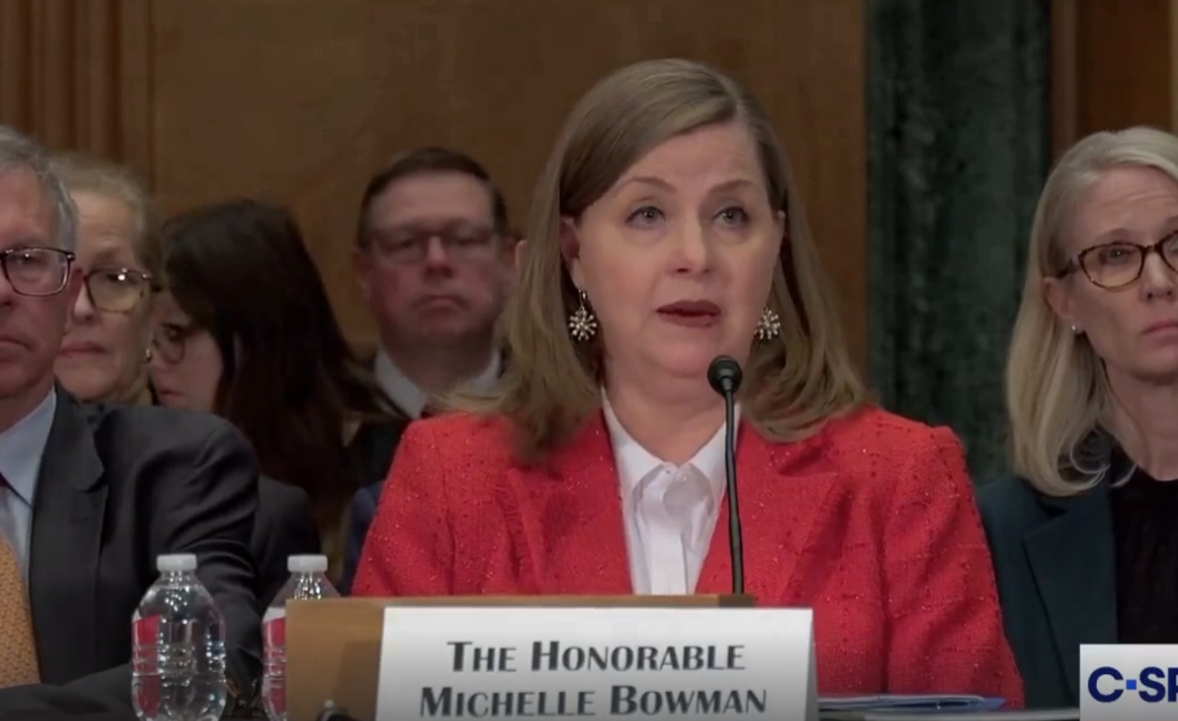 BEKIJK: Republikeinse senator onthult op briljante wijze hoe Deep State-agentschap conservatieven heeft vervolgd