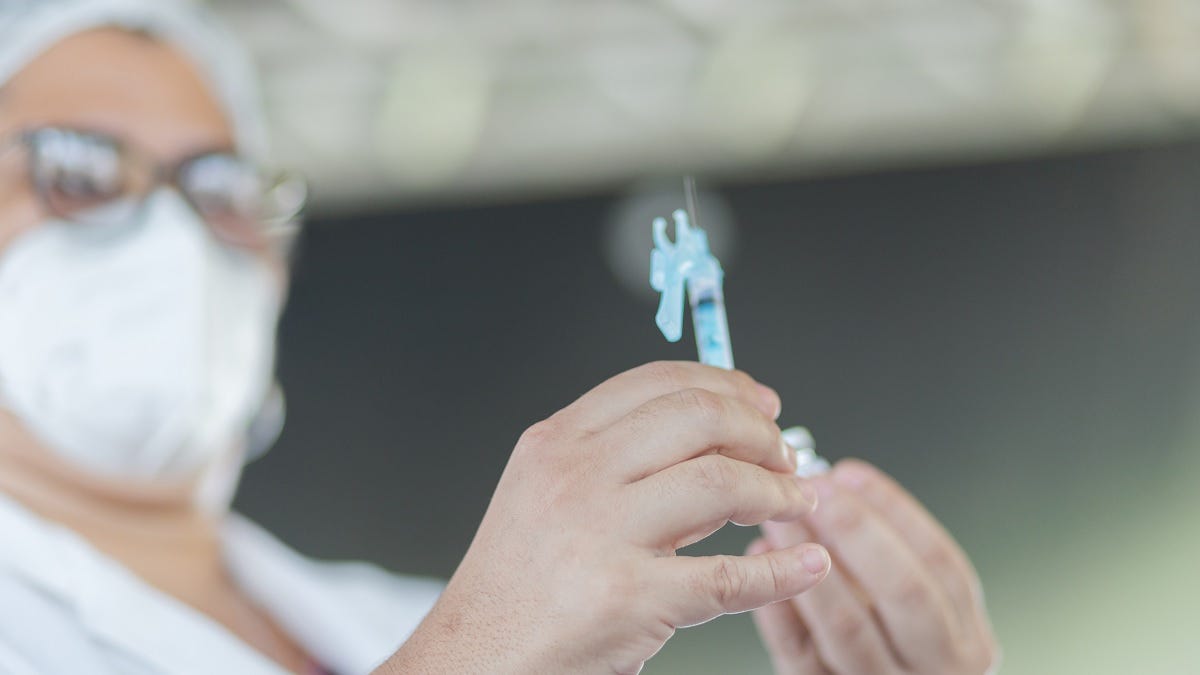 Biden-regering past berichtgeving aan over beroesterisico's na COVID-19-vaccinatie: Een krachtige oproep tot transparantie!