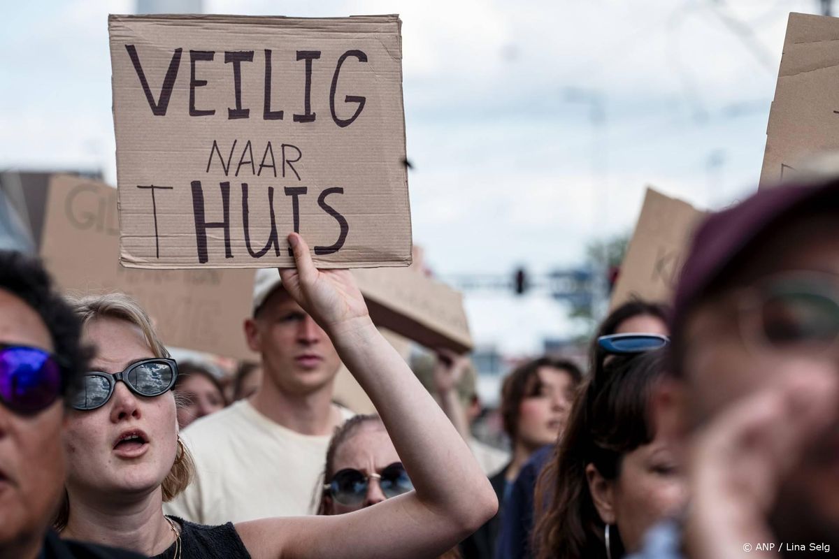 Burgemeester Schouten vraagt aandacht voor veiligheid op straat.