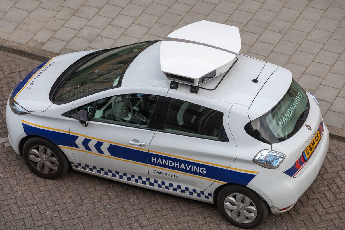 De digitale roofmoord: gemeenten stelen half miljoen parkeerboetes met blunderende AI-scanauto's.