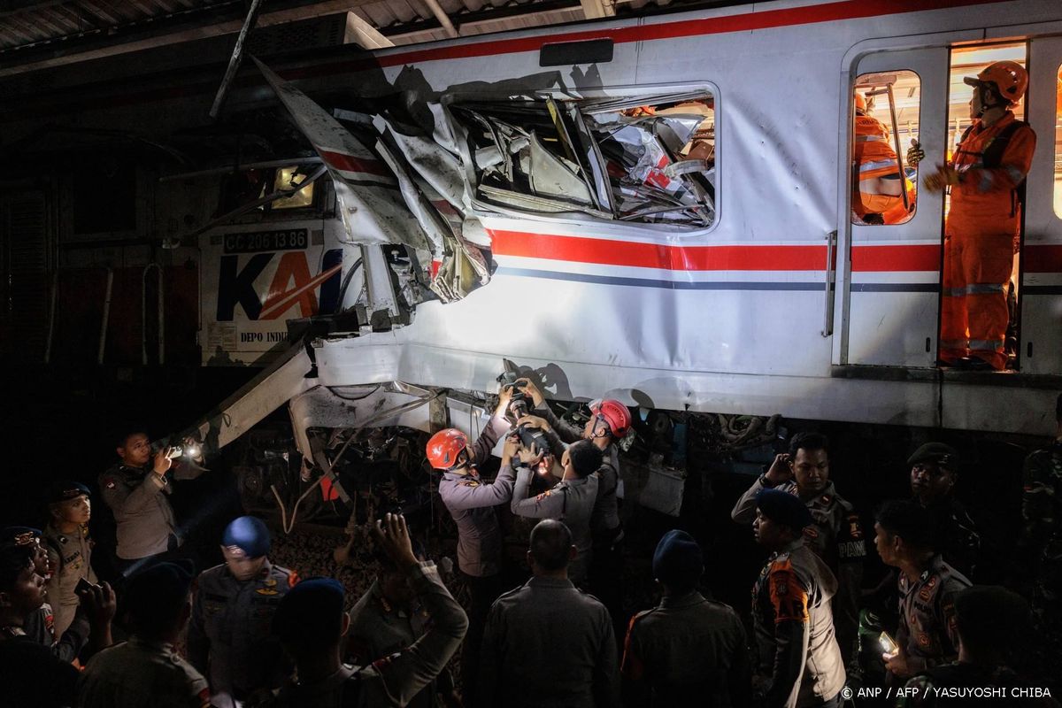 Doden bij treinbotsing in de buurt van Jakarta.