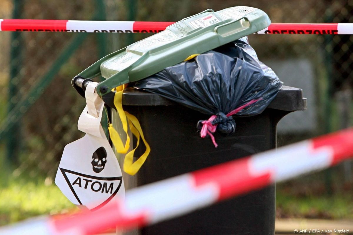 Duitsers zoeken paaseieren, vinden mogelijk radioactieve stof.