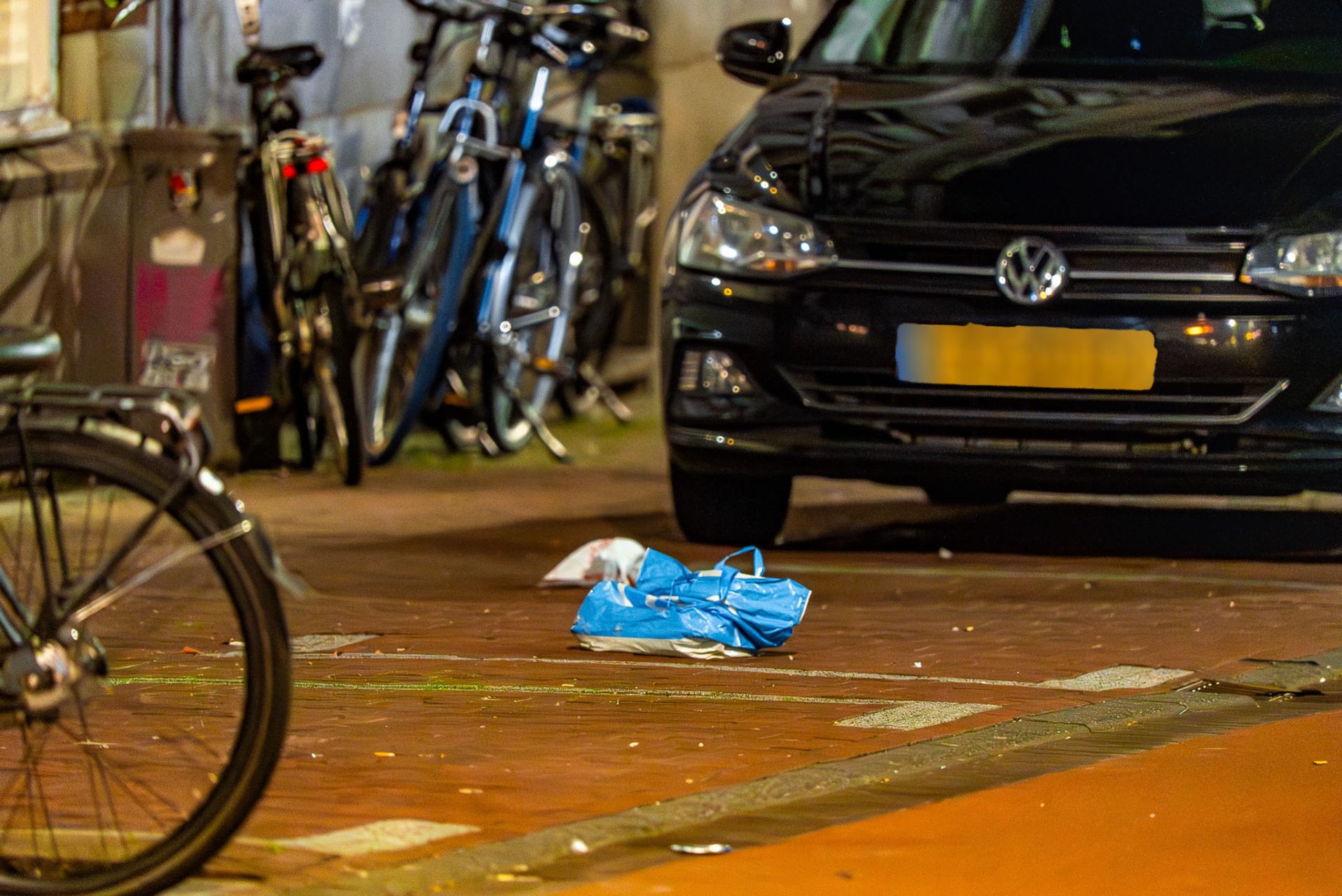 EOD onderzoekt verdacht pakket in druk uitgaansgebied