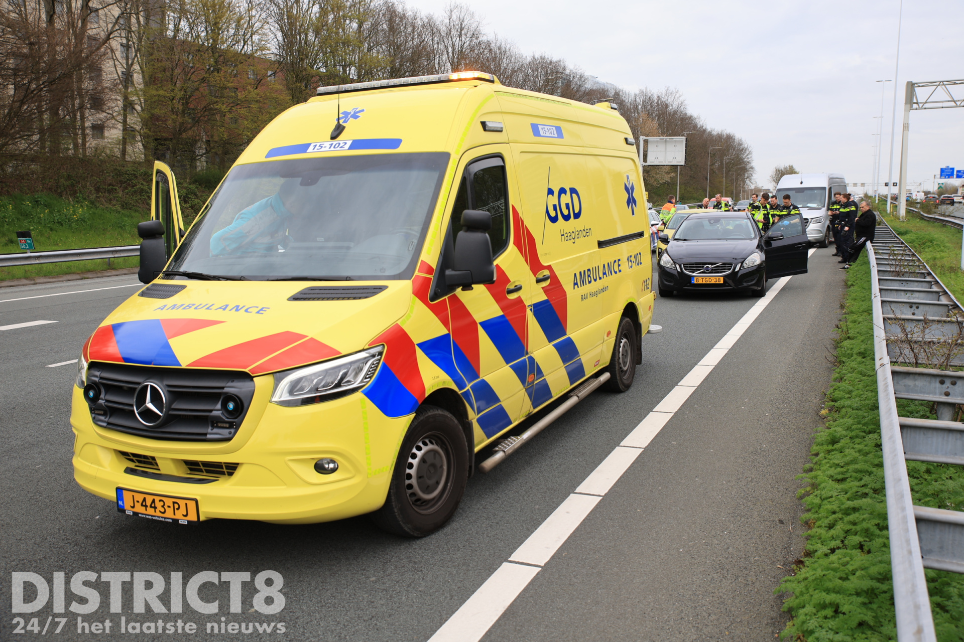 Forse verkeershinder na kop-staartbotsing tussen drie voertuigen A4 Rijswijk