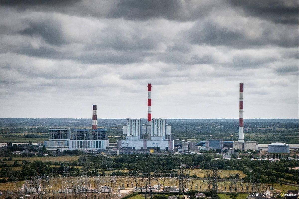 Frankrijk kondigt deadlines aan voor afbouw kolen, olie en gas.