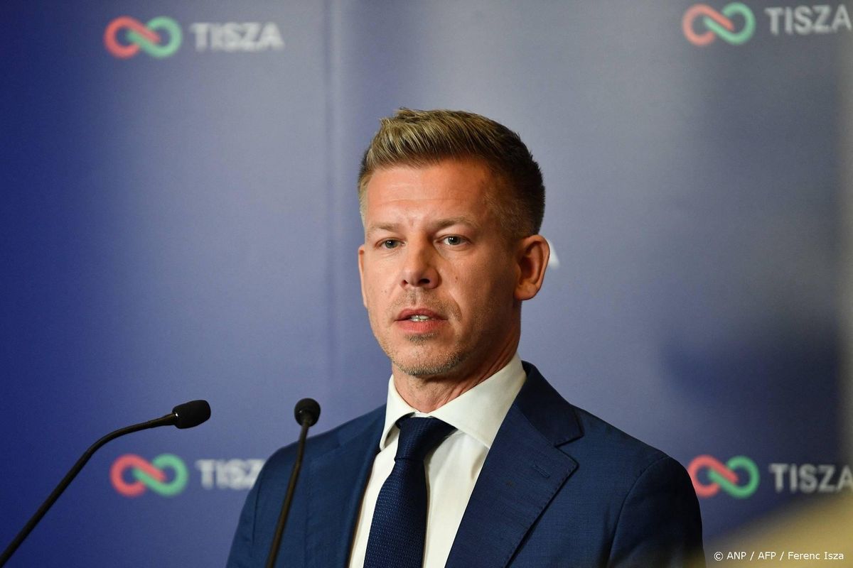 Hongaarse oppositieleider Magyar claimt verkiezingsoverwinning.