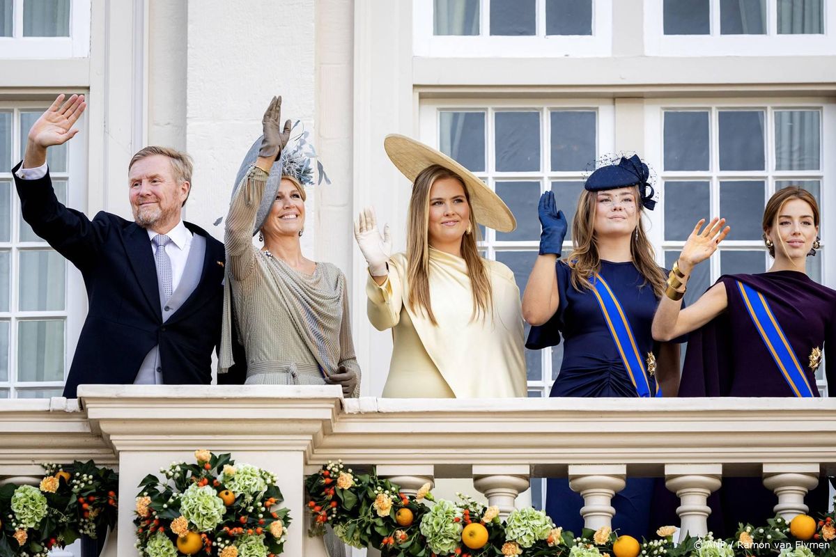 Koninklijk gezin klaar voor Koningsdag in Dokkum, deelt foto.