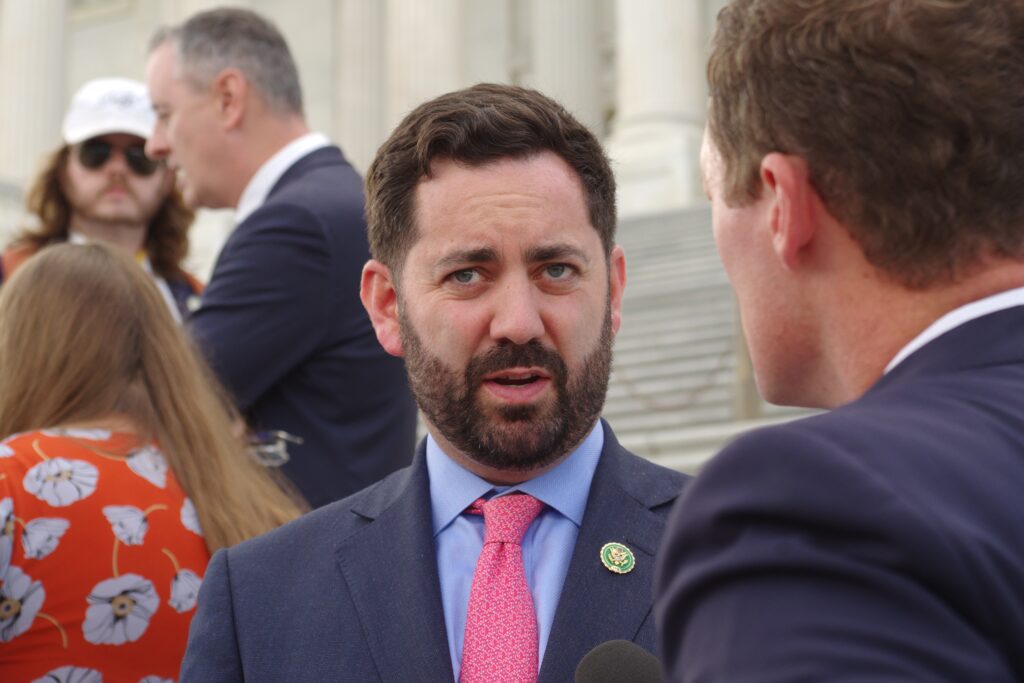 "MAGA neemt harde maatregelen tegen RINOs die amnestie steunen na nieuwe verraderlijkheid"